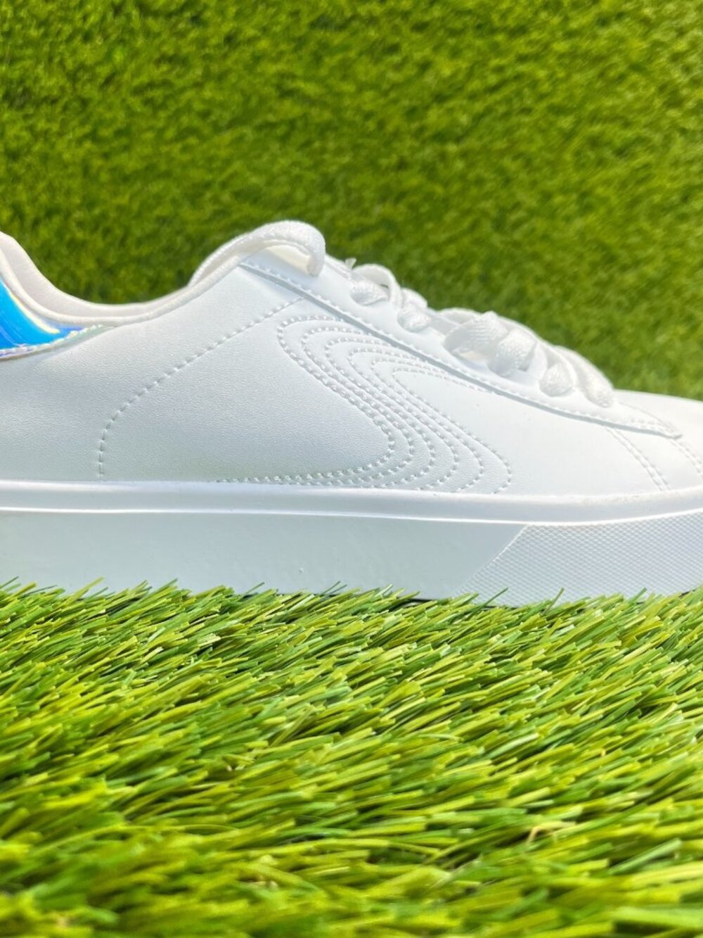Skechers Eden‎ LX Magical Dream Boys Size 3Y White Blue Athletic Shoes Sneakers